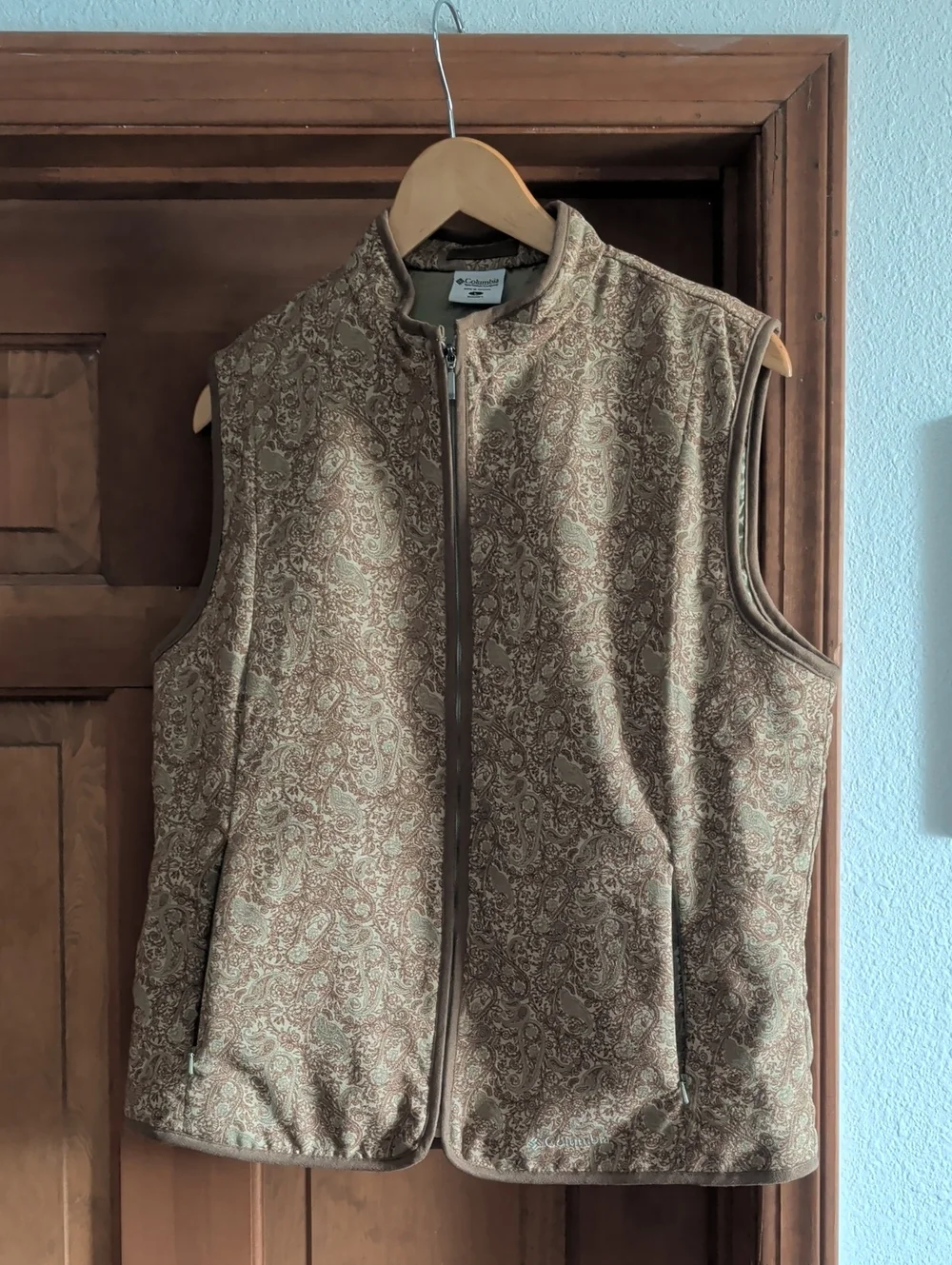 Columbia women's L Brown Paisley Fleece Vest